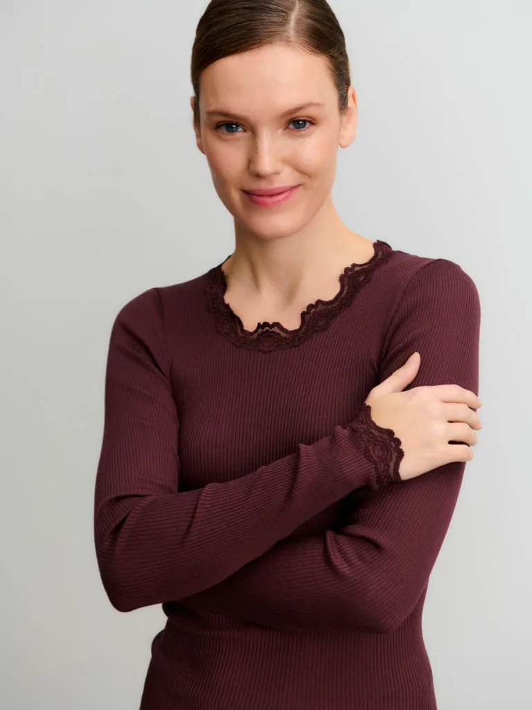 Babette Regular Lace T-shirt Fudge – ROSEMUNDE - Image 4