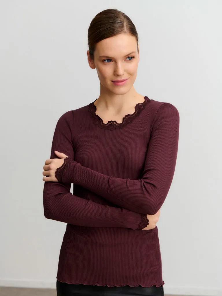 Babette Regular Lace T-shirt Fudge – ROSEMUNDE